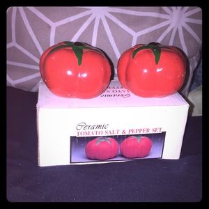 Tomatoes salt and pepper shaker